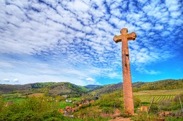 The stone cross on the hill by Tambako the Jaguar.